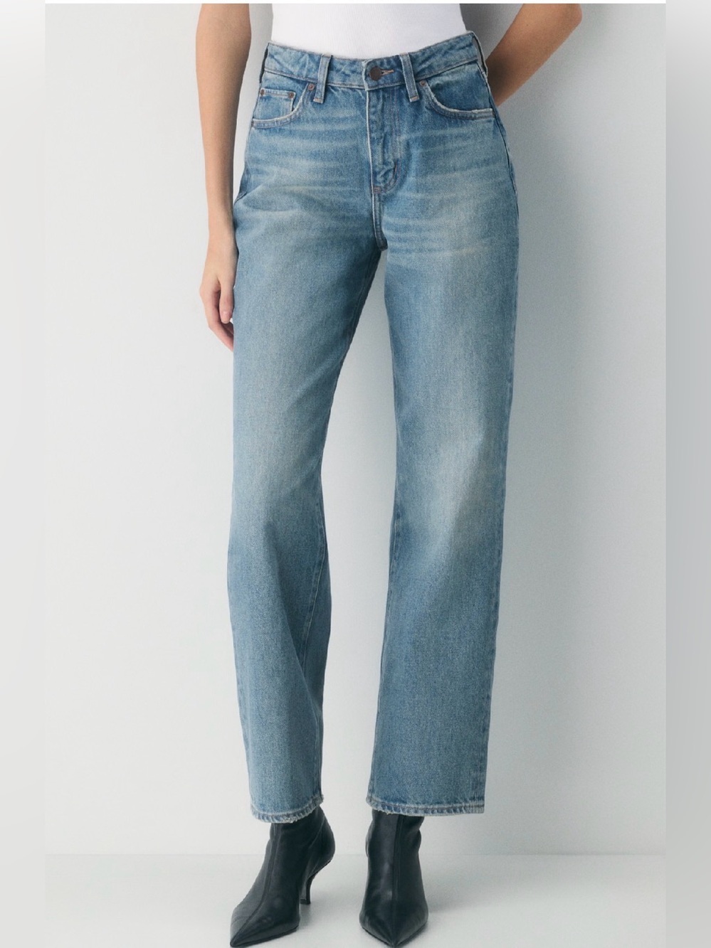 NEW Aritzia Denim Forum Sadie Relaxed Mid-Rise Straight Jean 26